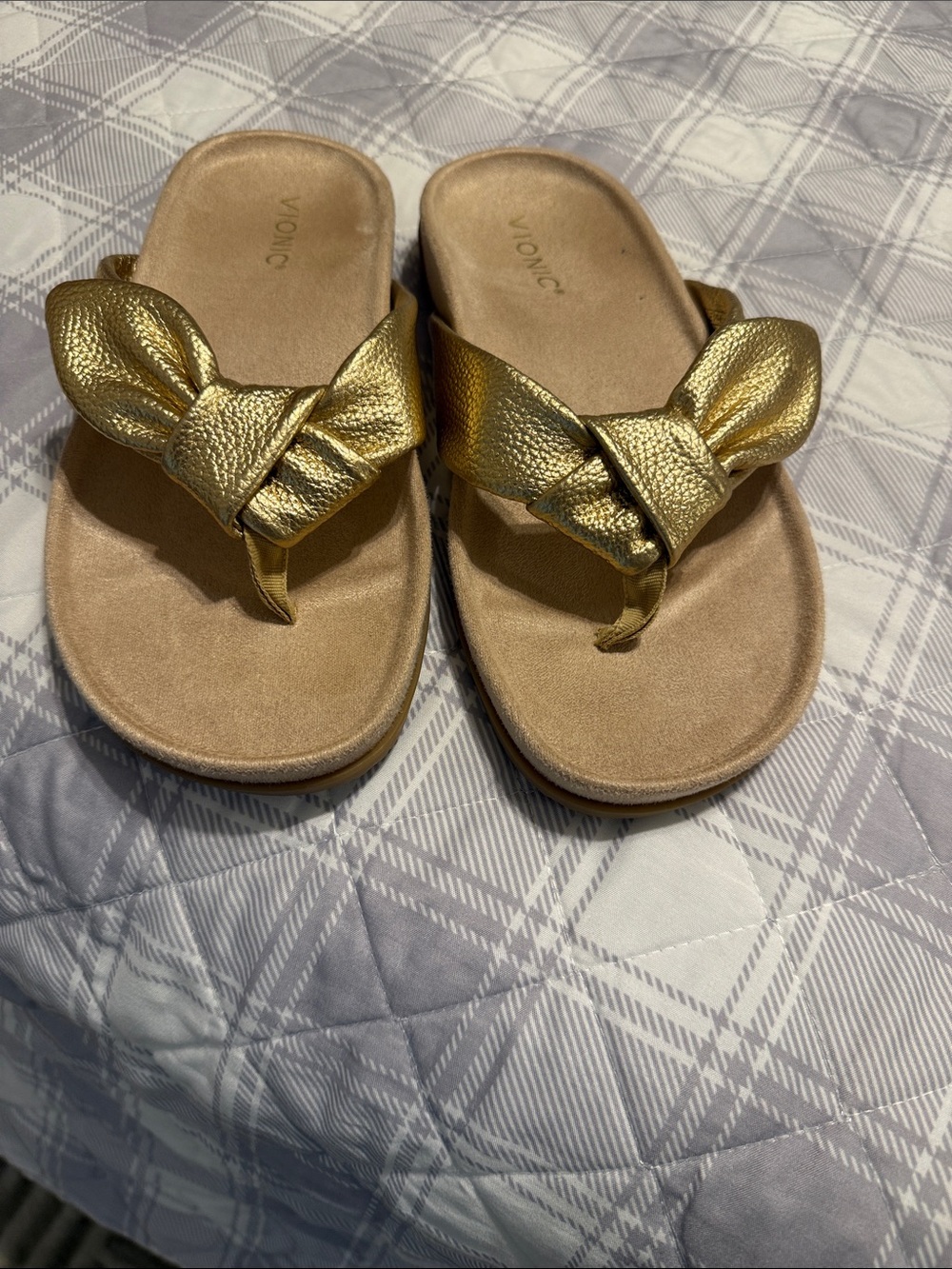 Vionic Kids Metallic Gold Knotted Toe-Post Sandals